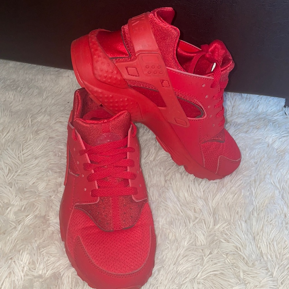 Nike Huaraches - Red